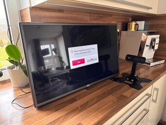 Nabízím televizi LG s úhlopříčkou 80 cm - 3