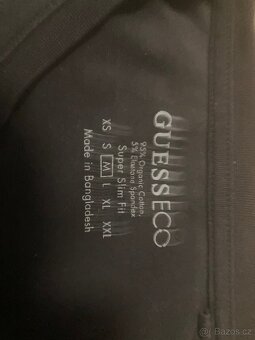 Černé triko Guess - 3