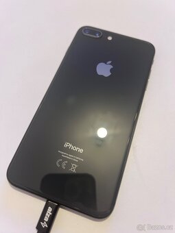 Apple iPhone 8 Plus 64GB - 3