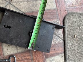 Starý dveřní zámek - 3