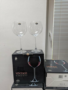 Vinné skleničky (Velké) s krabici (Bílý satenový vnitřek) - 3