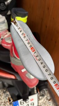 Lyžařské boty a helma - 3