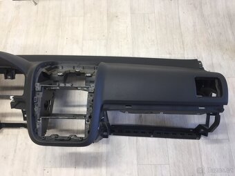 VW GOLF 5 2003-2008 - PALUBNÍ DESKA - 3