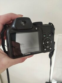 Fujifilm finepix S2000HD - 3