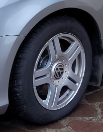 Prodám zimní ALU kola 255/55 R16 original pro VW Passat - 3