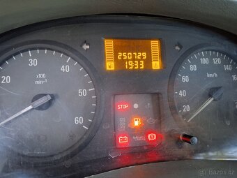 Opel vivaro 1,9 cdti - 3
