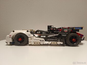LEGO Technics 42137 - 3