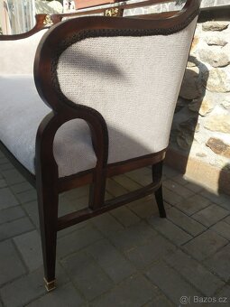 Luxusní dvoumístná sofa po renovaci. - 3