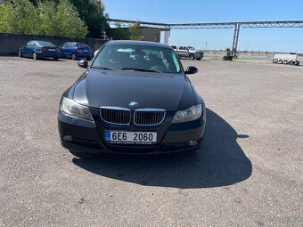 BMW 330d manuál - 3