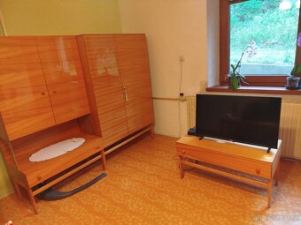 Starší obývací stěna - 3