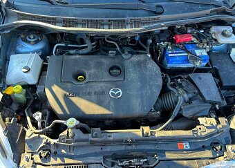 Mazda 5 CW 2.0i havarovaná - 3