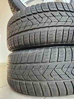 Orig. VW Golf VIII Zimní Pirelli 225/40/18 Zánovní - 3