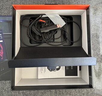 sluchátka JBL QUANTUM 800 - 3