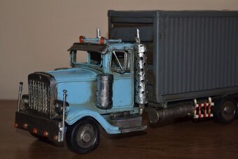 Kovový model - KAMION - 3