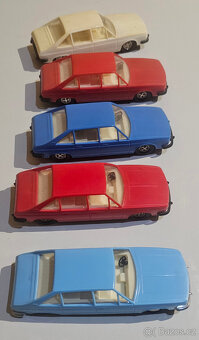 Tatra 613 KDN Kaden Staré hračky - 3