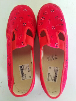 Dětské bačkory - nové - od BAŤI č. 38 - 3