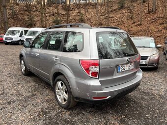Subaru Forester 2.0i 110kW 4x4 automat klima tempomat 164tkm - 3