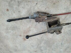 Hydraulický ovladač čelního nakladače - 3