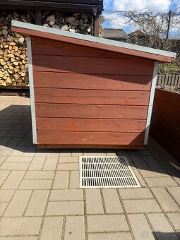 Kvalitní zateplená bouda pro psa – téměř nová, na kolečkách - 3