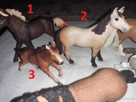 3. Koně zn. Schleich, Mustang, Tinker v zachovalém stavu - 3