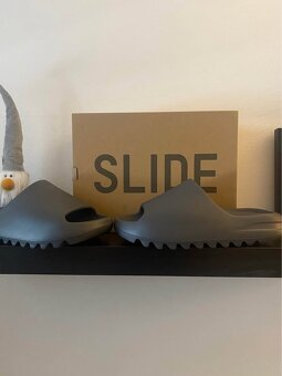 Yeezy Slide Slate Grey - 3