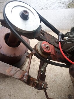 Motor se sekačkou - 3