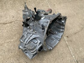 Motor a převodovka Nissan 1.6dCi R9M - 3