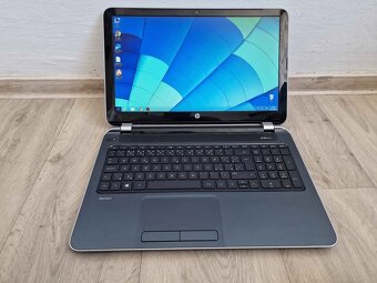 Notebook HP Pavilion 15 na filmy internet kancelářské práce - 3