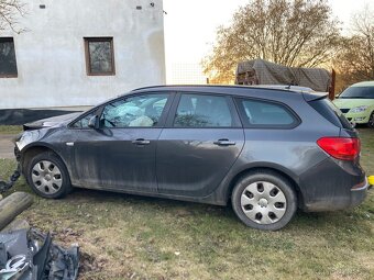 Opel Astra J 1.6 CDTi - 3