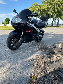 Suzuki gsxr 750 - 3