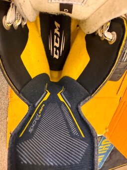 BRUSLE CCM TACKS 9370 , vel. 42/7 D - 3