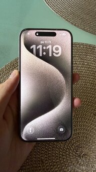 iPhone 15 Pro, 256 GB, Přírodní titan - 3