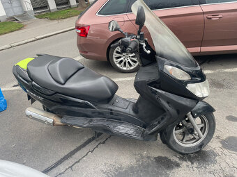 Suzuki Burgman 125 - 3