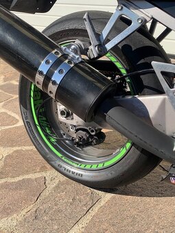 KAWASAKI NINJA ZX7R - 3