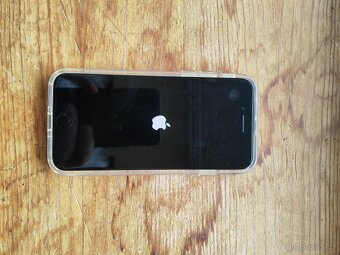 Iphone SE 2020 (128GB) bílý - 3