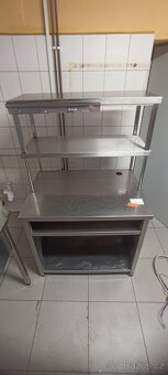 Robustní nerezový pult s horní dvoupatrovou policí - 3
