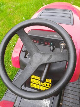 Prodám zahradní sekaci traktor. - 3