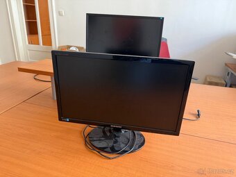 LCD monitory + klávesnice - 3