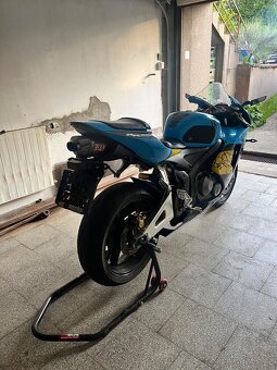 Honda CBR 600rr - 3