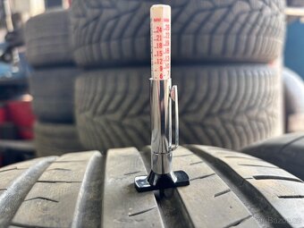 235/45 R17 97 W - 3