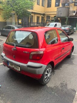 Toyota Yaris 1999 - 3