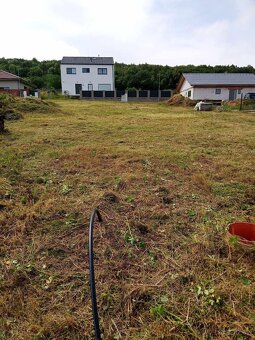 Prodám stavební pozemek 922m2 - 3