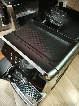 Plně automatický kávovar Philips LatteGo - 3