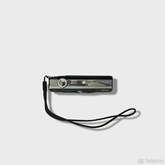OLYMPUS SP-700 digital camera - 3