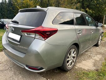 Toyota Auris Touring Sports 2015, POJAZDNE, Hybrid, 83000 km - 3