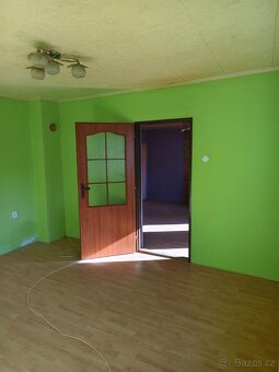 Rodinný domek v obci Horní Němčí - 3