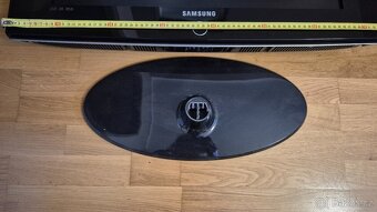 TV Samsung 65 cm, ulomený podstavec - 3