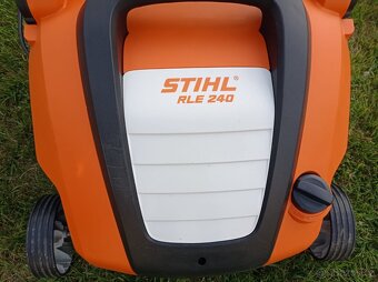 travní provzdušnovač vertikutátor Stihl RLE 240 - 3
