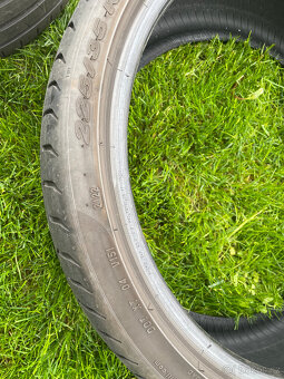 2 ks letní pneu Pirelli P Zero 225/35/19 88Y DOT 2122 - - 3