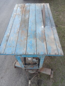 Prodám cirkulárku s podavačem motor 5, 5KW - 3